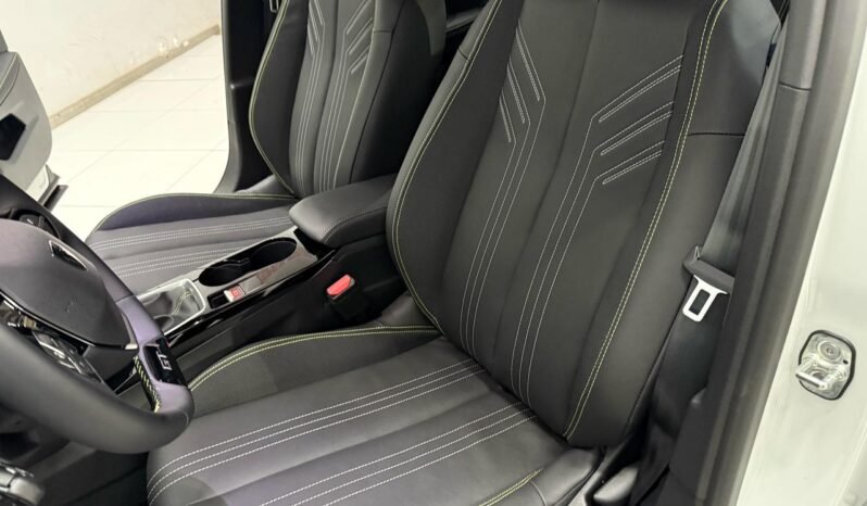 
								PEUGEOT 2008 GT 0KM 2025 lleno									