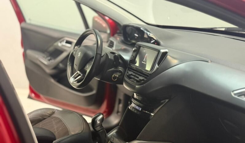 
								PEUGEOT 208 1.6 VTI FELINE CON 65.000KM lleno									