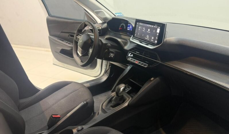 
								208 1.2T GT TIPTRONIC CON 25.000KM lleno									