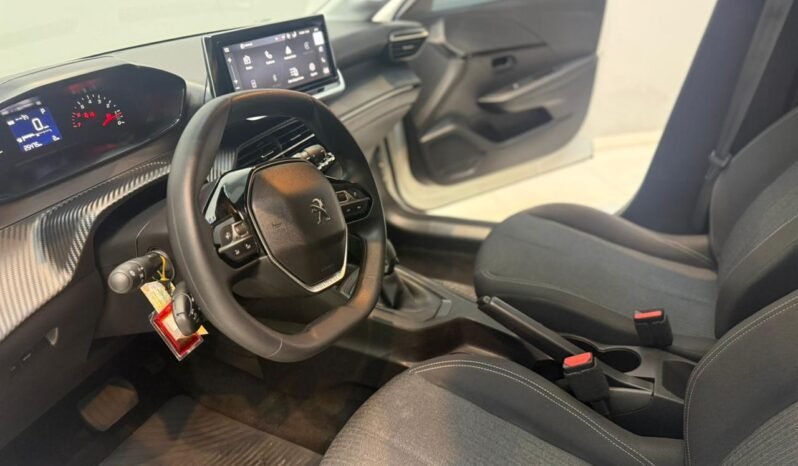 
								208 1.2T GT TIPTRONIC CON 25.000KM lleno									