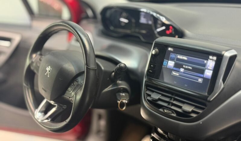 
								PEUGEOT 208 1.6 VTI FELINE CON 65.000KM lleno									