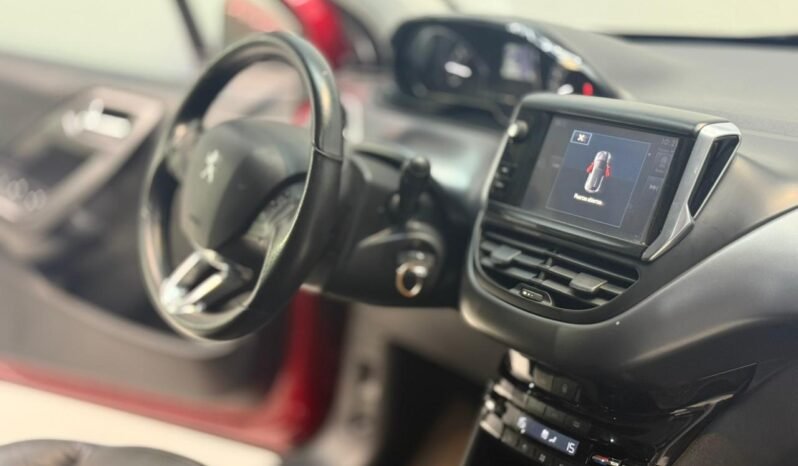 
								PEUGEOT 208 1.6 VTI FELINE CON 65.000KM lleno									