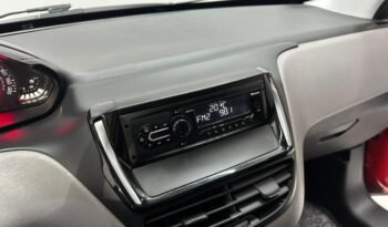 
									PEUGEOT 208 ACTIVE 2017 93000KM lleno								