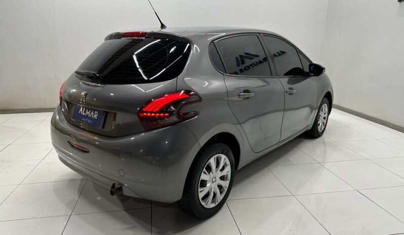 
								PEUGEOT 208 ACTIVE 2017 CON 57.000KM lleno									