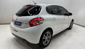 
									PEUGEOT 208 FELINE 5P 2014 75000KM lleno								