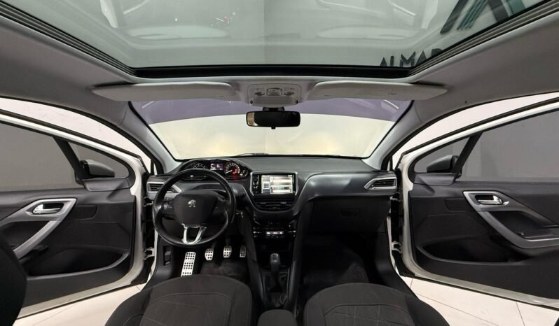 
								PEUGEOT 208 FELINE 5P 2014 75000KM lleno									