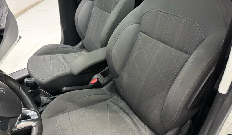 
								PEUGEOT 208 FELINE 5P 2014 75000KM lleno									