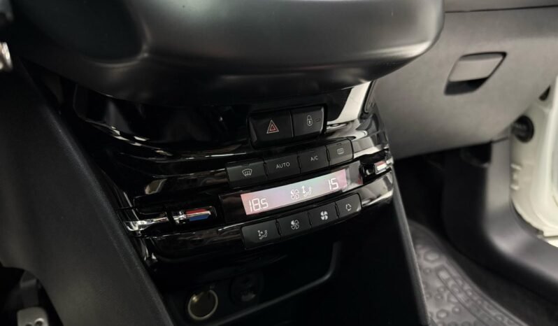 
								PEUGEOT 208 FELINE 5P 2014 75000KM lleno									