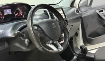
									PEUGEOT 208 FELINE 5P 2014 75000KM lleno								