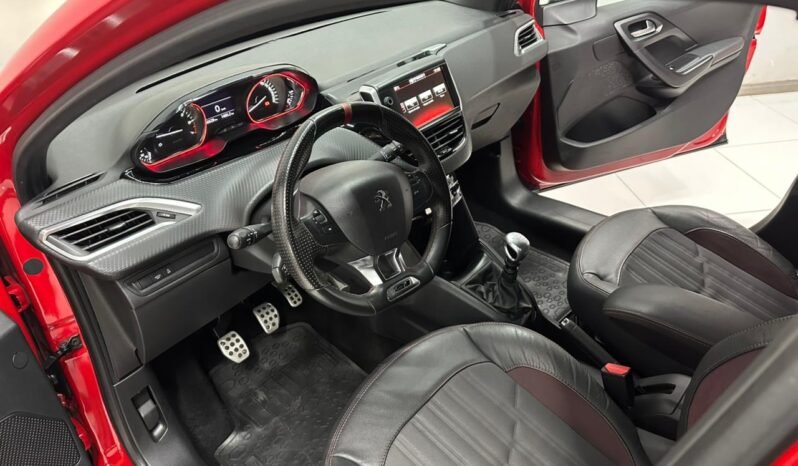 
								PEUGEOT 208 GT 2017 CON 66000KM lleno									