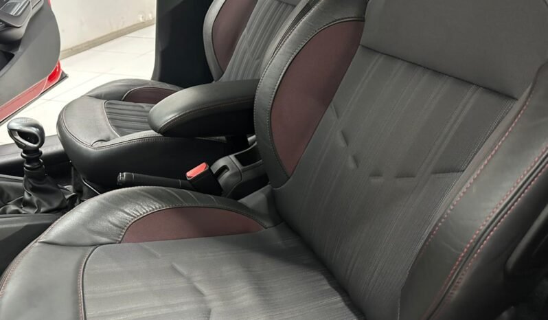 
								PEUGEOT 208 GT 2017 CON 66000KM lleno									