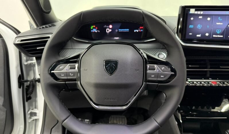 
								PEUGEOT 2008 T200 ALLURE AT 2025 lleno									