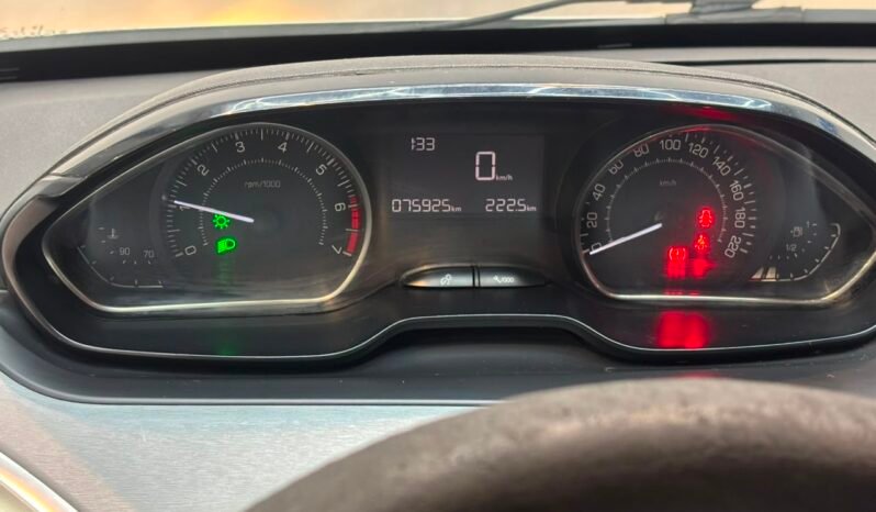 
								PEUGEOT 208 ALLURE 1.5N TOUCHSCREEN 2016 CON 75.000KM lleno									