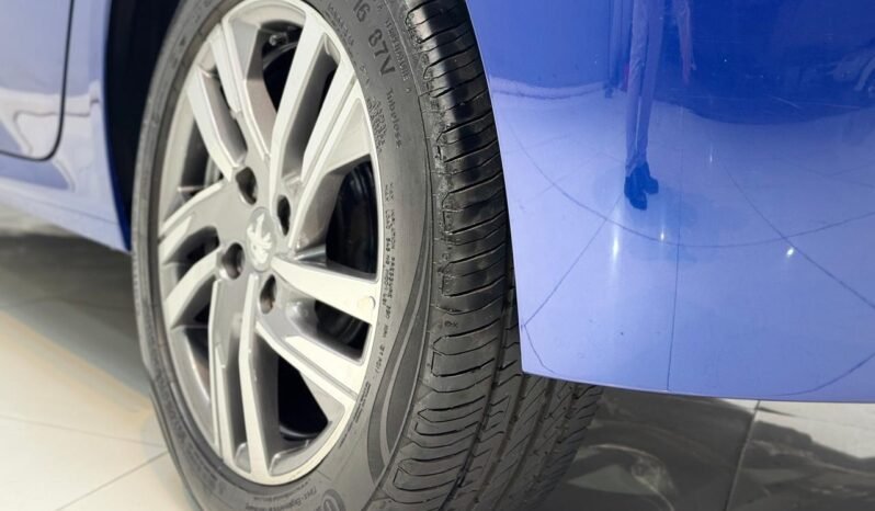
								PEUGEOT 208 1.6 VTI ALLURE TIPTRONIC 2023 CON 17.000KM lleno									
