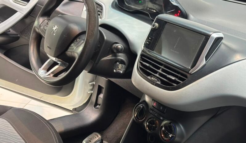 
								PEUGEOT 208 ALLURE 1.5N TOUCHSCREEN 2016 CON 75.000KM lleno									