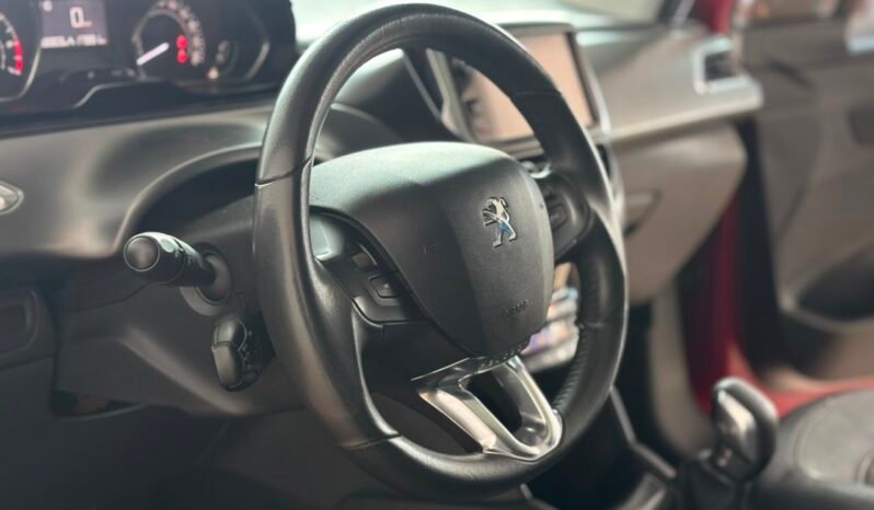 
								PEUGEOT 208 FELINE 1.6 N PACK CUIR 2015 CON 130.000KM lleno									