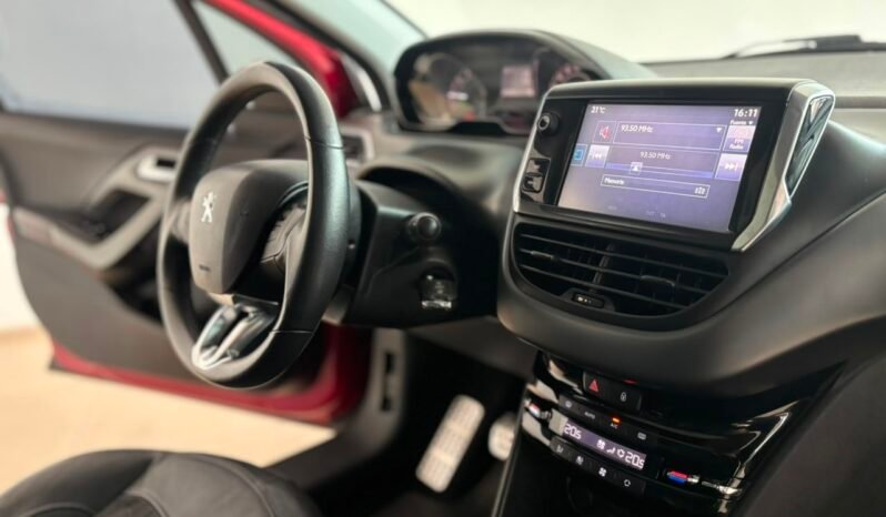
								PEUGEOT 208 FELINE 1.6 N PACK CUIR 2015 CON 130.000KM lleno									
