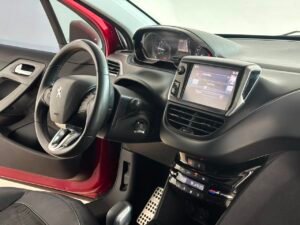 Peugeot 208 FELINE