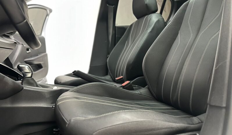 
								PEUGEOT 208 1.6 FELINE TIPTRONIC 2023 CON 17.000KM lleno									