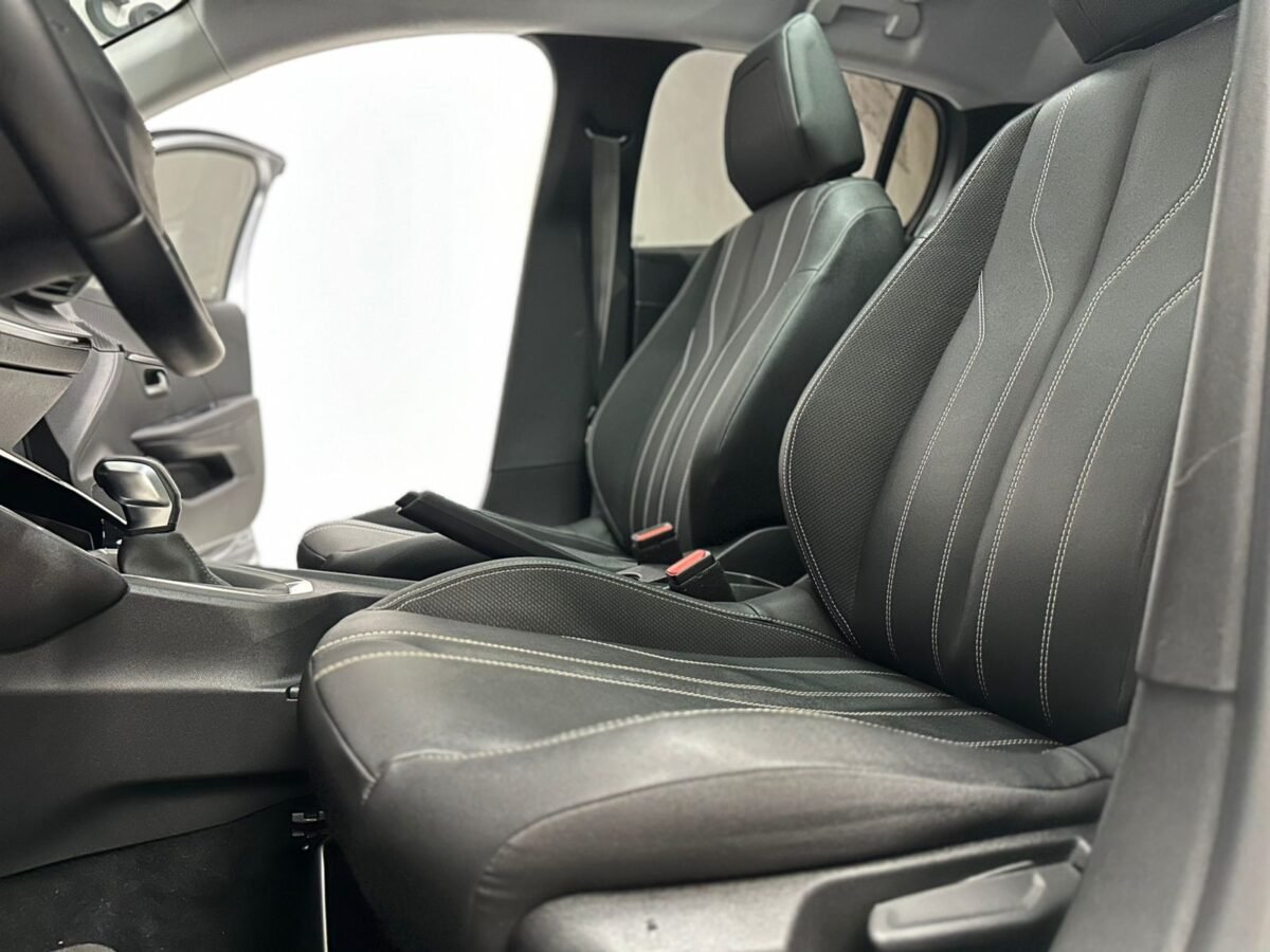Peugeot 208 mod 2023 (5)