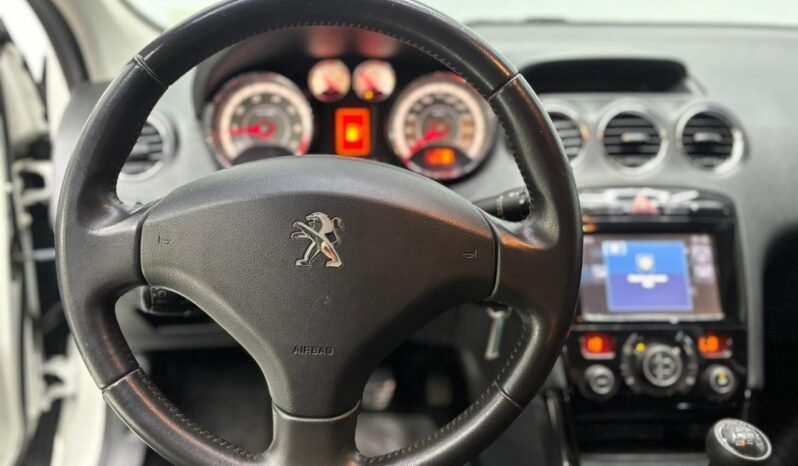 
								PEUGEOT 308 1.6 ALLURE NAV 2015 CON 111.000KM lleno									