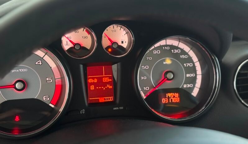 
								PEUGEOT 308 ALLURE PACK 1.6 HDI 2022 CON 31.000KM lleno									