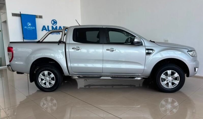 
								FORD RANGER DC 4X2 XLT MT 3.2L 2022 CON 106.000KM lleno									