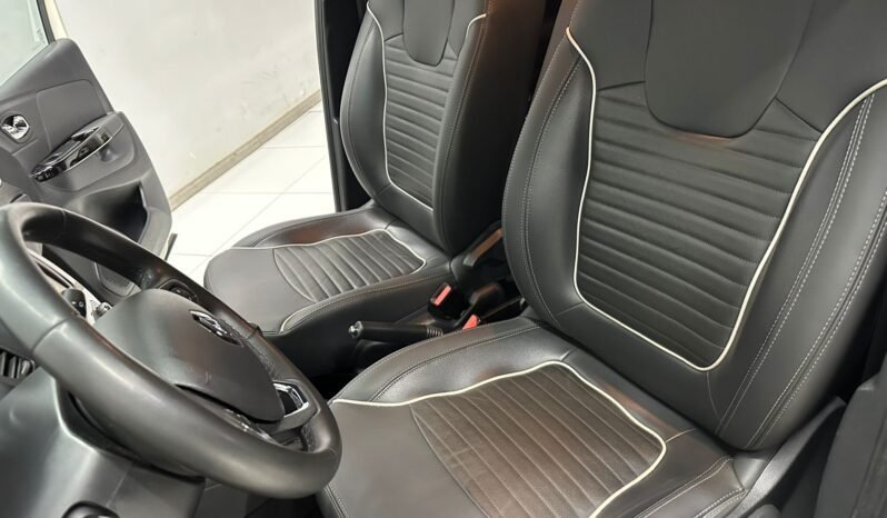 
								RENAULT CAPTUR INTENS 2020 CON 73000KM lleno									