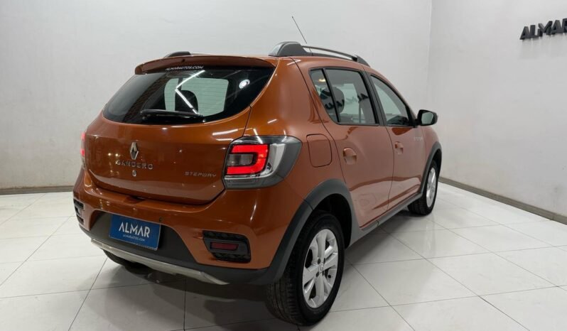 
								RENAULT SANDERO STEPWAY PRIVILEGE 2016 119000KM lleno									