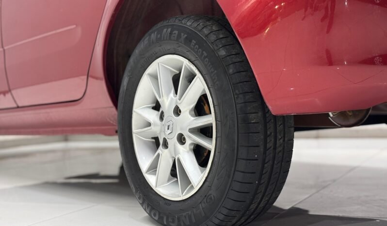 
								RENAULT CLIO MIO 5P CONFORT PLUS 2014 CON 153.000KM lleno									