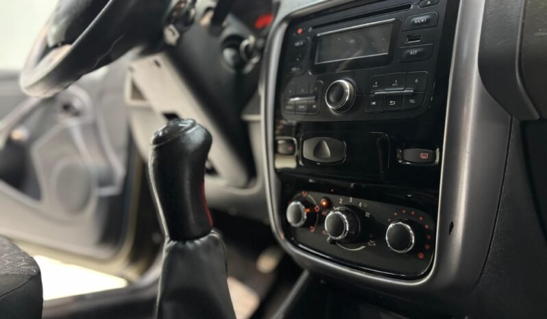 
								RENAULT DUSTER CONFORT 1.6 4X2 2014 CON 118.000KM lleno									