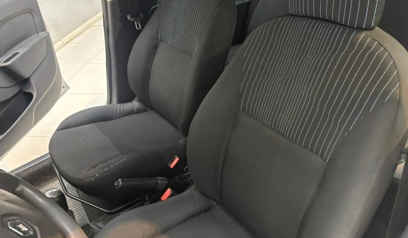 
								RENAULT SANDERO AUTHENTIQUE 2017 CON 113.000KM lleno									