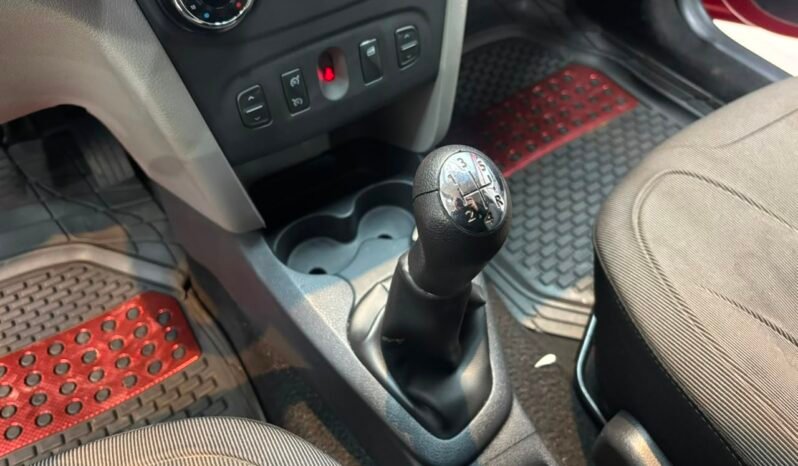 
								RENAULT LOGAN PRIVILEGE 1.6 16V 2019 CON 104.000KM lleno									