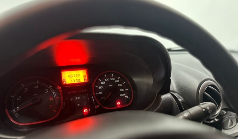 
								RENAULT SANDERO STEPWAY 1.6 CONFORT PH2 CON 120.000KM lleno									