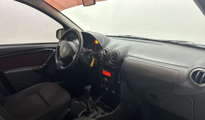 
								RENAULT SANDERO STEPWAY 1.6 CONFORT PH2 CON 120.000KM lleno									