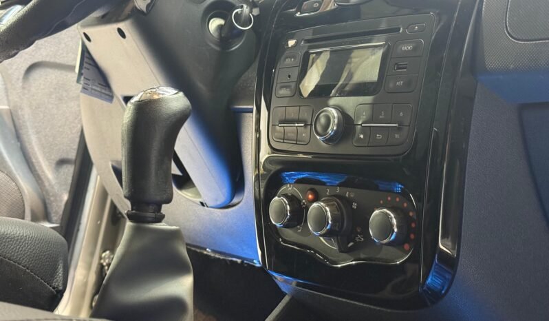 
								RENAULT SANDERO SL TECH RUN CON 143.000KM lleno									