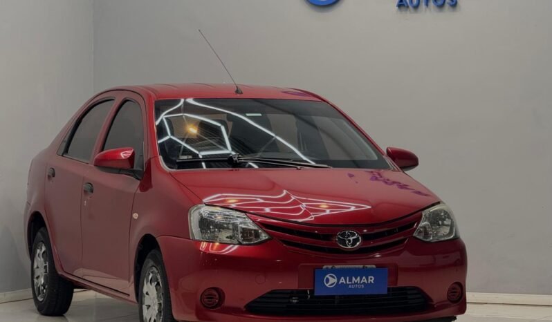 
								TOYOTA ETIOS X 1.5 M/T CON 88.000KM lleno									