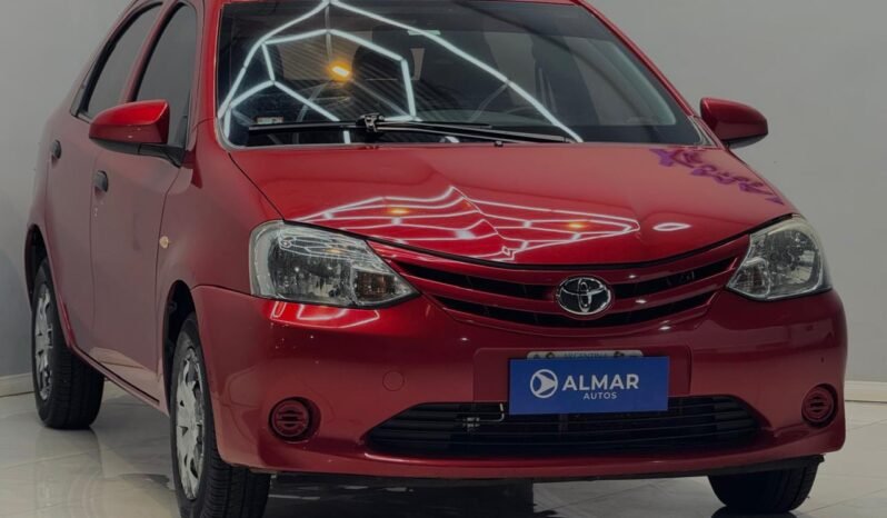 
								TOYOTA ETIOS X 1.5 M/T CON 88.000KM lleno									