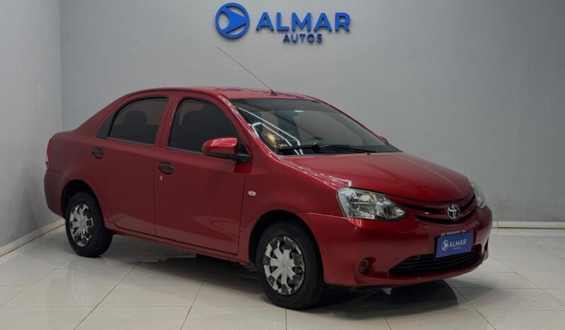 TOYOTA ETIOS ROJO (1)