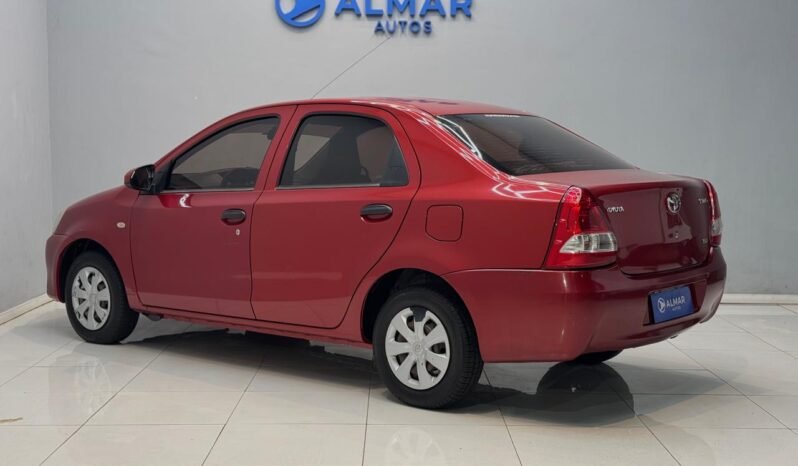 
								TOYOTA ETIOS X 1.5 M/T CON 88.000KM lleno									