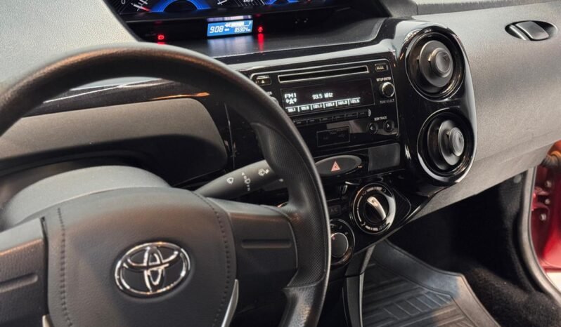 
								TOYOTA ETIOS X 1.5 M/T CON 88.000KM lleno									