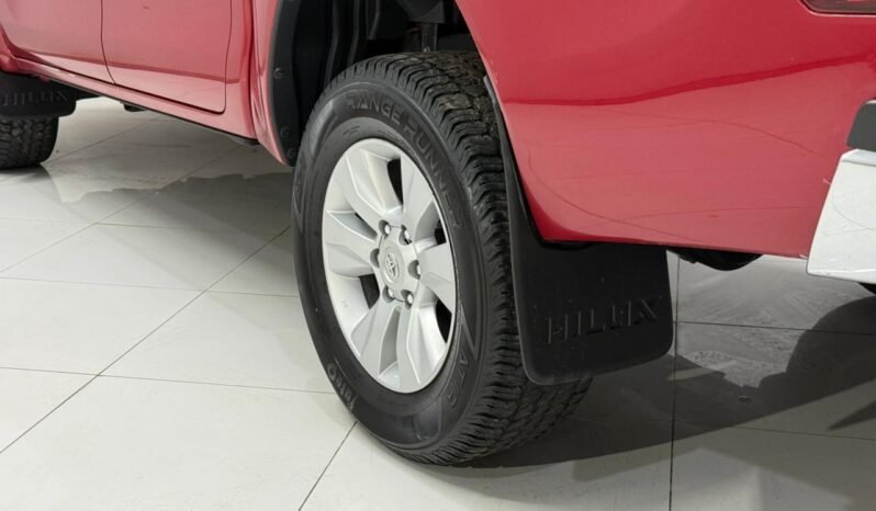 
								TOYOTA HILUX DC SR 4X2 MT6 L20 2019 143000KM lleno									