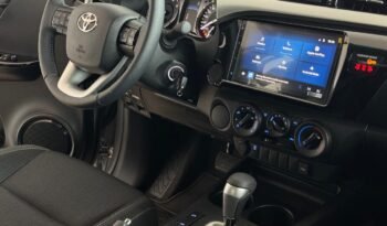 
									TOYOTA HILUX DC 2.4 TDI SR 4X2 AT6 2026 – 0KM lleno								