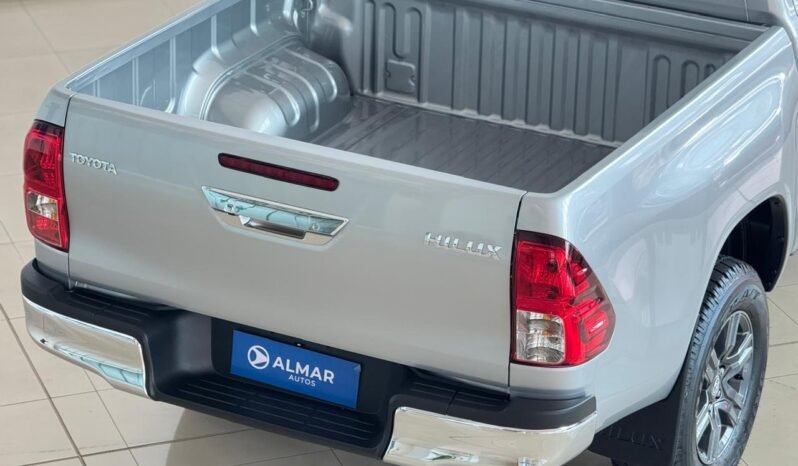 
								TOYOTA HILUX DC 2.4 TDI SR 4X2 AT6 2026 – 0KM lleno									