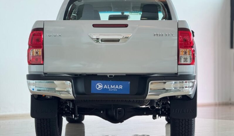 
								TOYOTA HILUX DC 2.4 TDI SR 4X2 AT6 2026 – 0KM lleno									