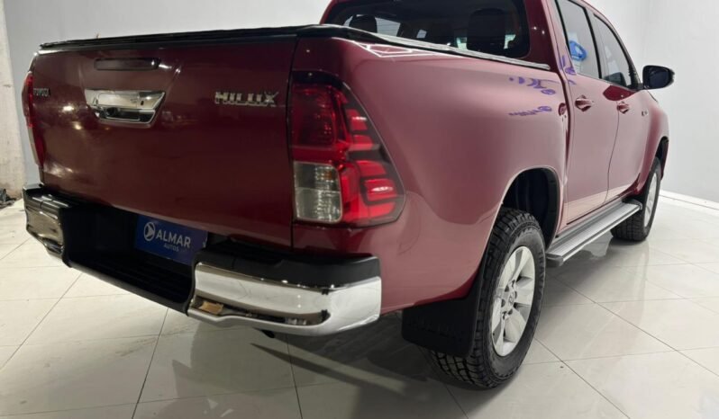 
								TOYOTA HILUX 4X2 D/C SR 2.4 TDI 6 M/T 2018 CON 160.000KM lleno									