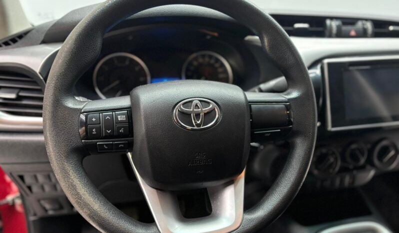 
								TOYOTA HILUX 4X2 D/C SR 2.4 TDI 6 M/T 2018 CON 160.000KM lleno									