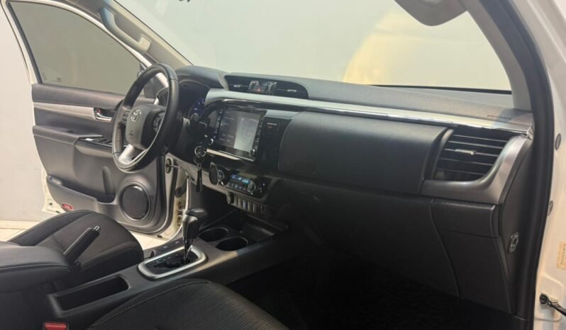 
								TOYOTA HILUX DC 2.8 TDI SRV 4X2 AT6 2020 CON 110.000KM lleno									
