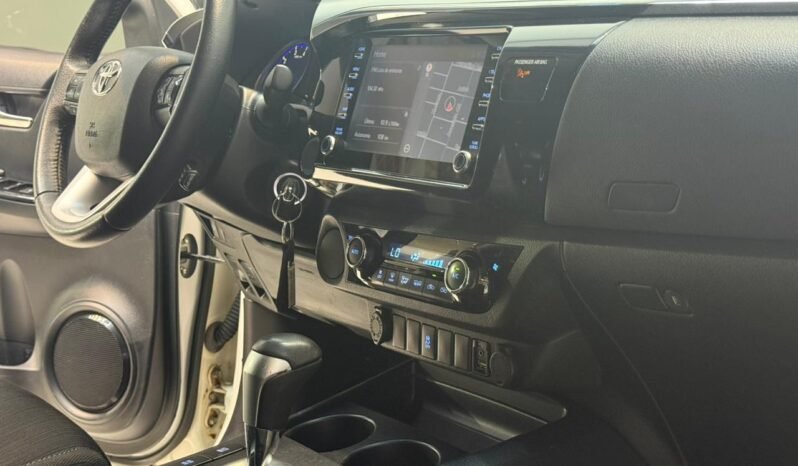 
								TOYOTA HILUX DC 2.8 TDI SRV 4X2 AT6 2020 CON 110.000KM lleno									