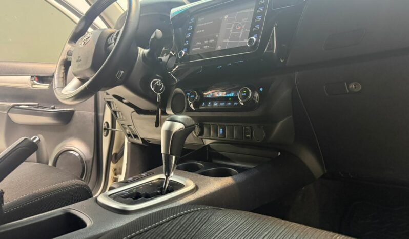 
								TOYOTA HILUX DC 2.8 TDI SRV 4X2 AT6 2020 CON 110.000KM lleno									